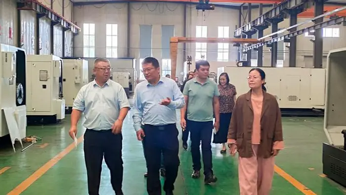 Utenlandske kunder besøker Qiansheng Heavy Industry Factory for inspeksjon på stedet